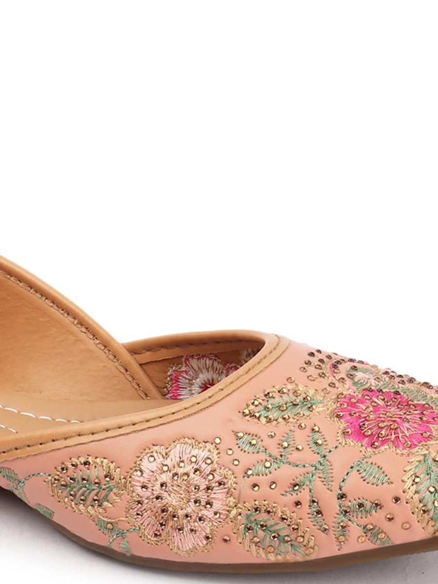 Anouk Embroidered Mojaris