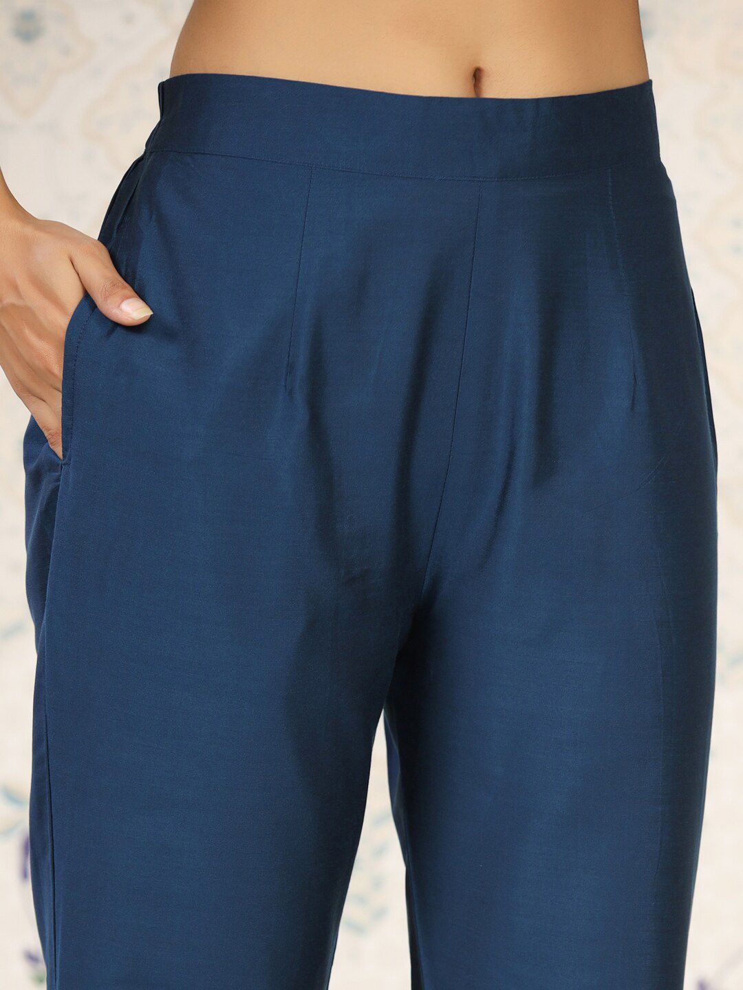 Ode by House of Pataudi Floral Embroidered Yoke Sequined Straight Kurta with Trousers - Distacart