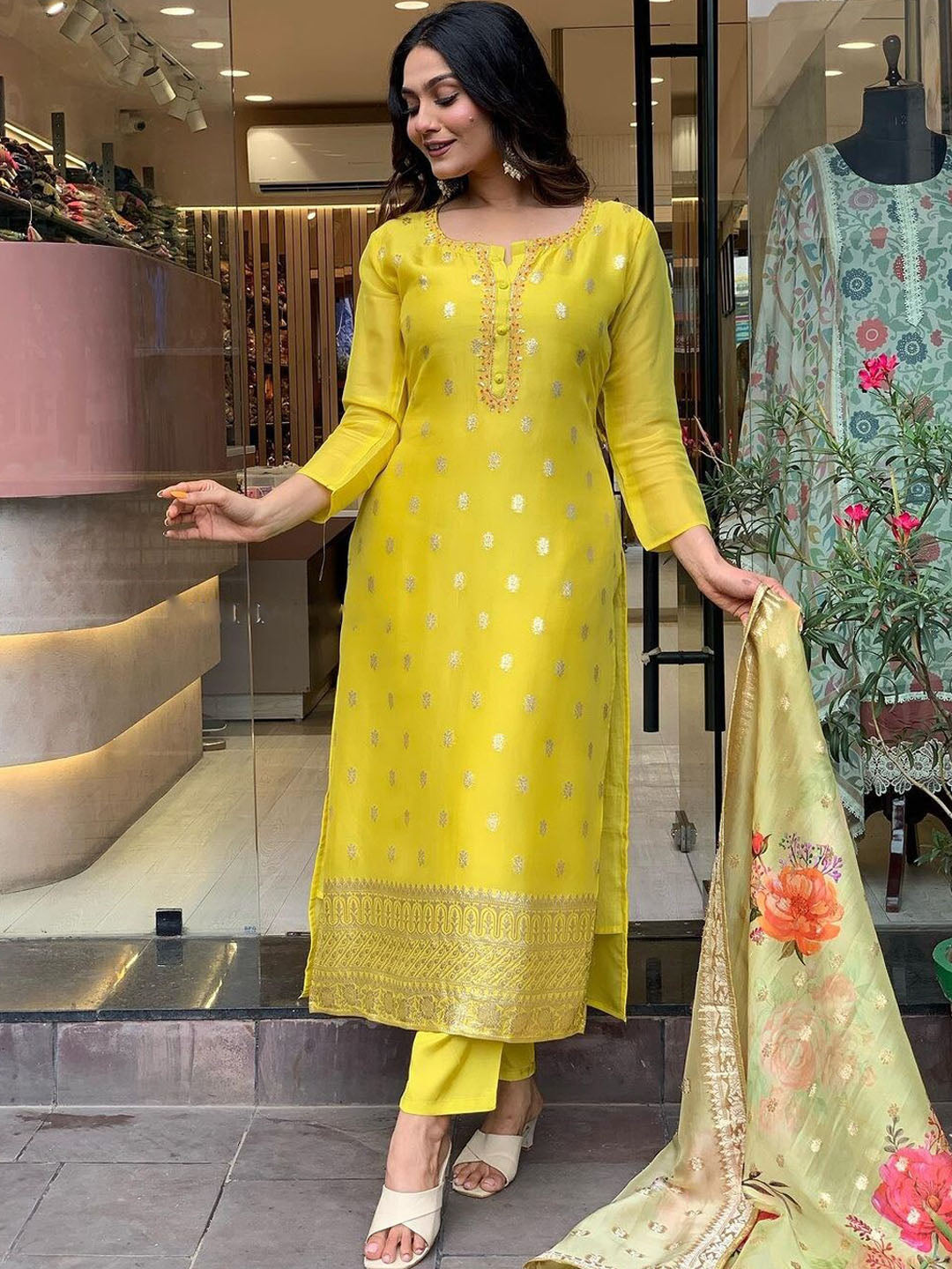 Kalini Floral Woven Design Straight Kurta & Trousers With Dupatta - Distacart