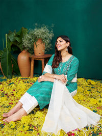 Thumbnail for Green Women's Kurta Pant Dupatta Set - Hiral Fashion