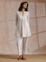 Thumbnail for trueBrowns White With Small Floral Booti Print Cotton Pleated Co-Ord Set - Distacart