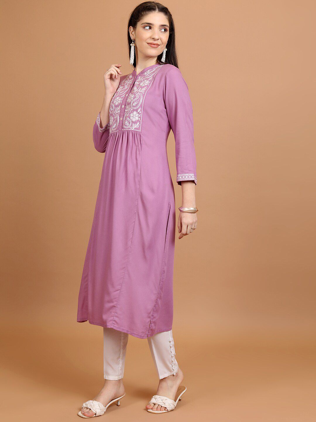 Vishudh Floral Embroidered Straight Kurta - Distacart