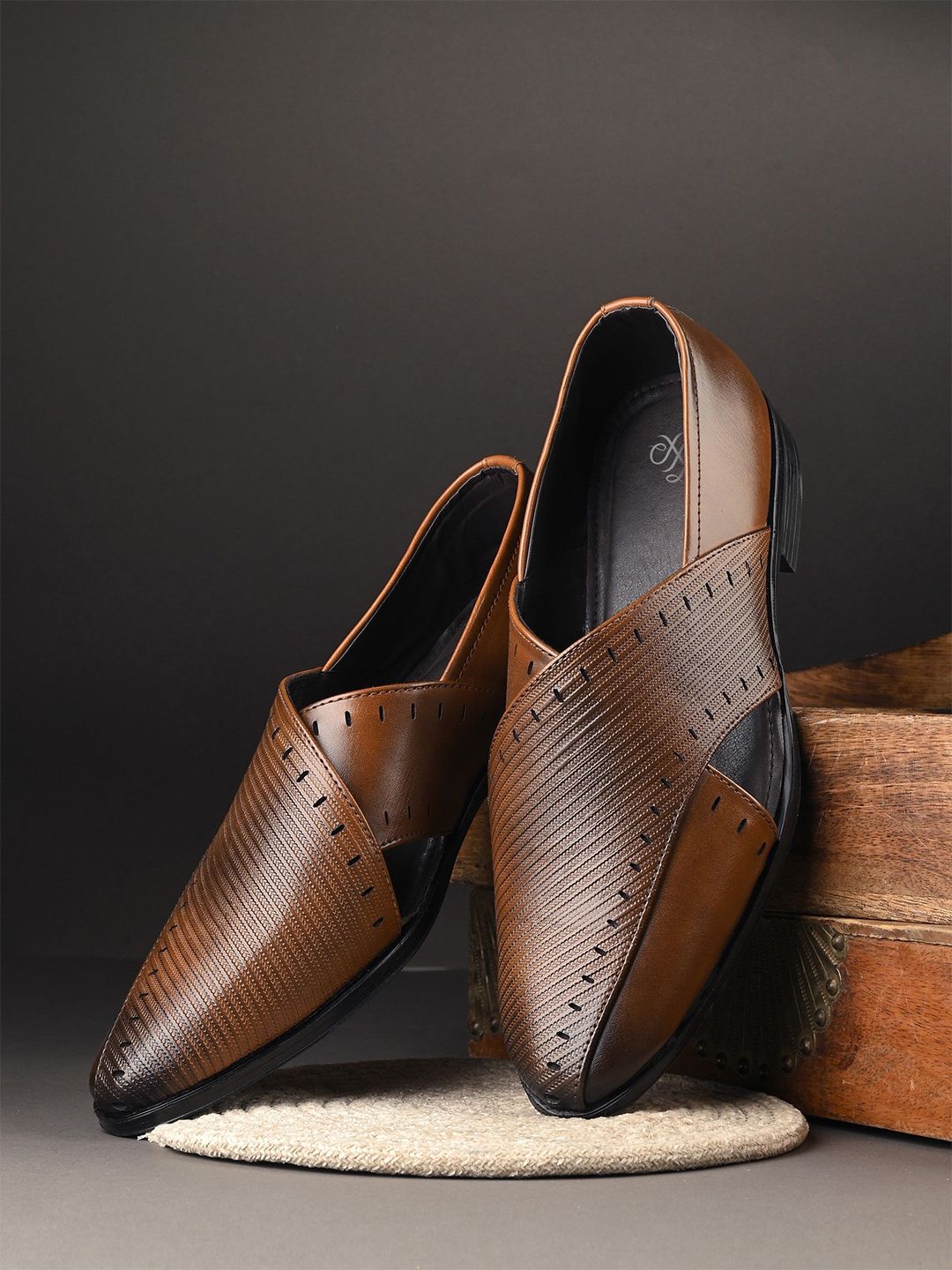 House of Pataudi Men Shoe-Style Sandals