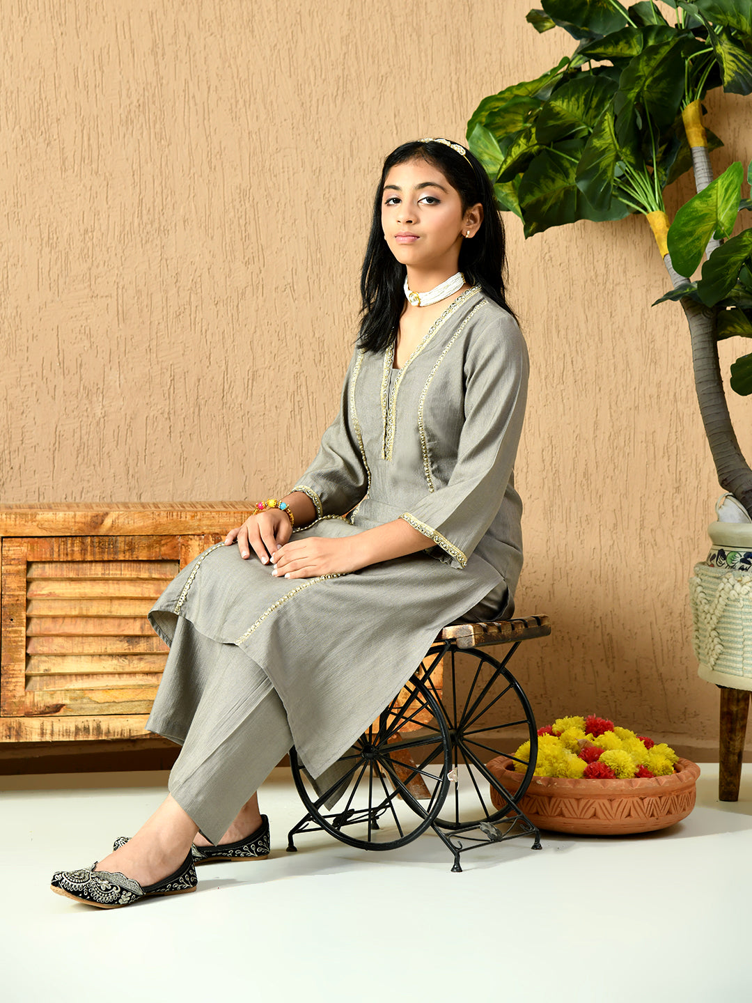 Myshka Kids Girls Calf length Embellished Kurta Set Grey Color - Distacart