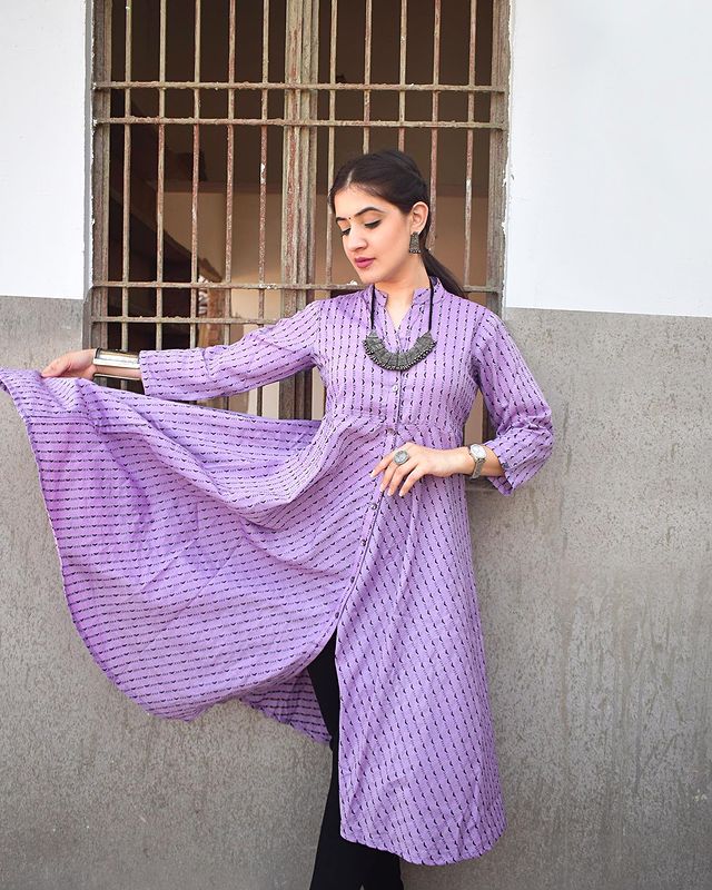 Women Purple & Black Woven Design Jacquard A-Line Kurta - Rasiya