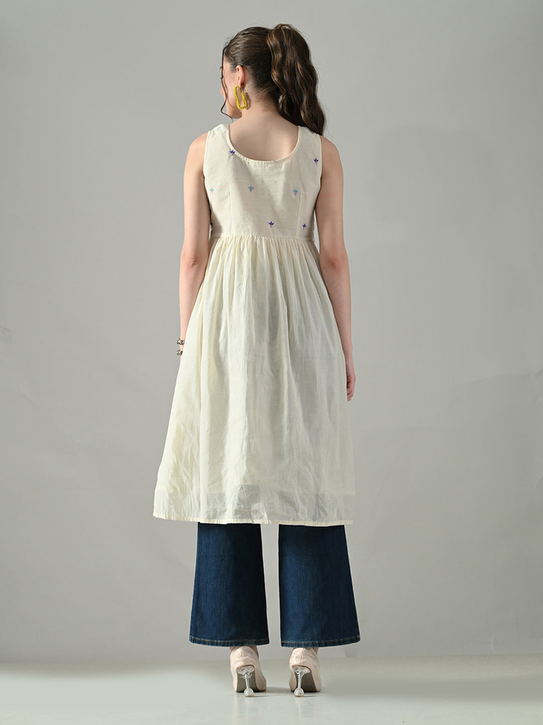 Myshka Women Off White Multicolor Thread Embroidered Sleeveless Long Kurta