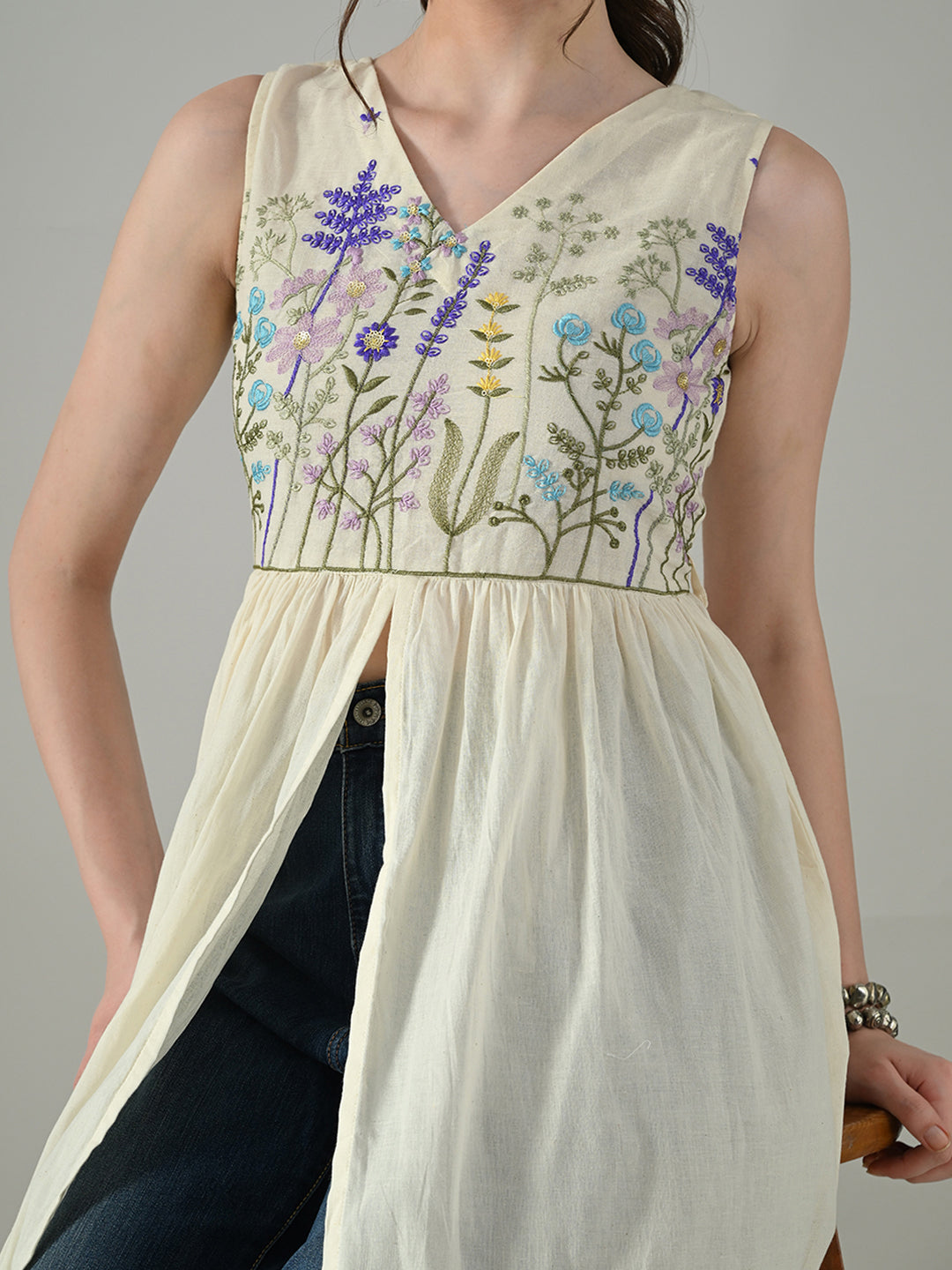 Myshka Women Off White Multicolor Thread Embroidered Sleeveless Long Kurta