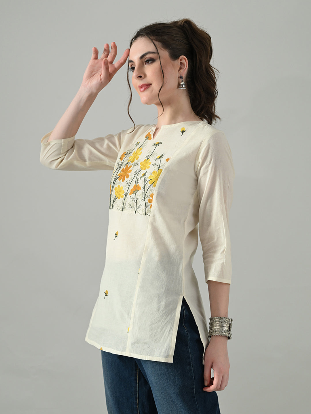 Myshka Women Off White Multicolor Thread Embroidered Tunic Three Quarter Sleeves Round Neck