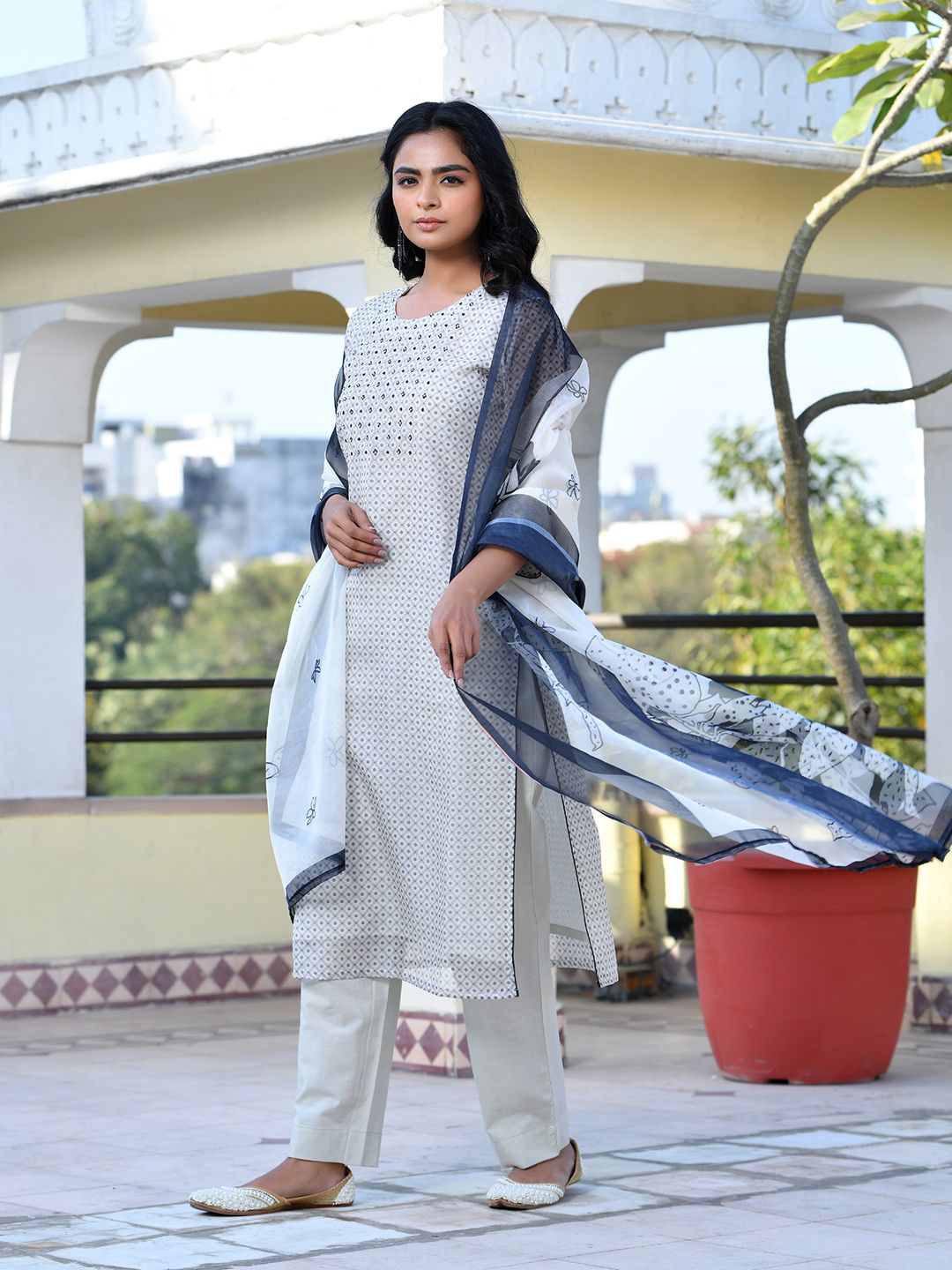 Vaasva Women's Grey Monotone Organza Digital Printed Suit Set - Distacart