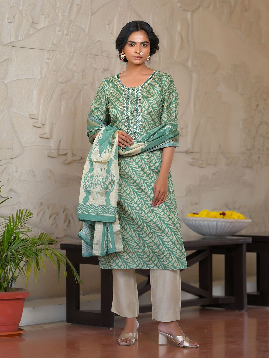 Vaasva Women's Dark Green Green Silk Digital Printed Suit Set - Distacart
