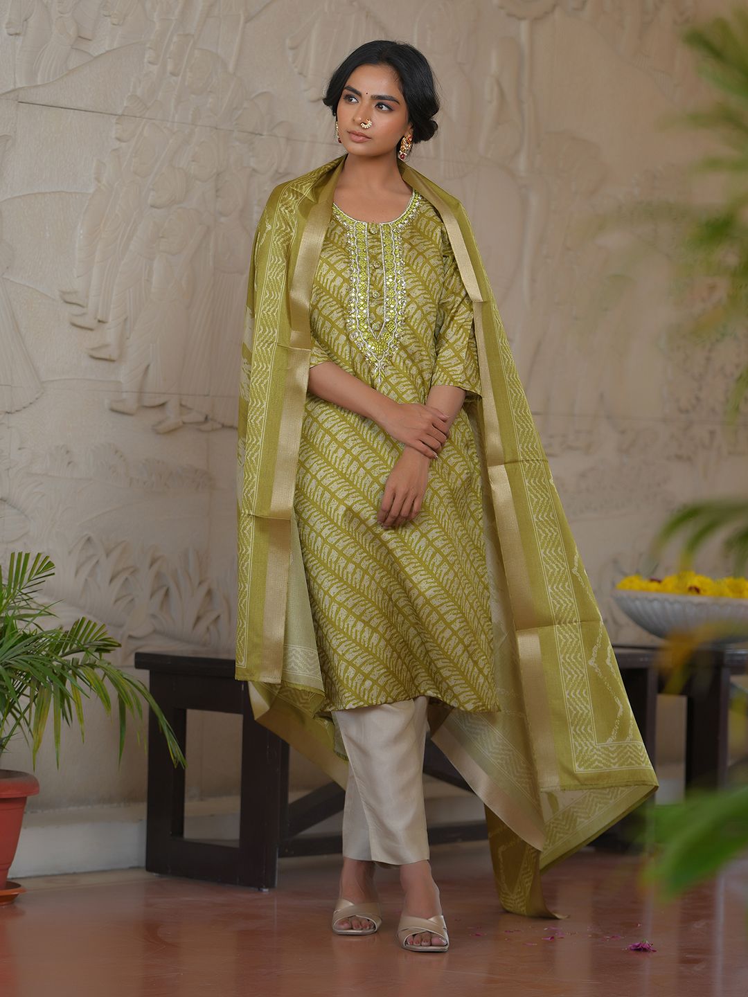 Vaasva Women's Parrot Green Silk Digital Printed Suit Set - Distacart