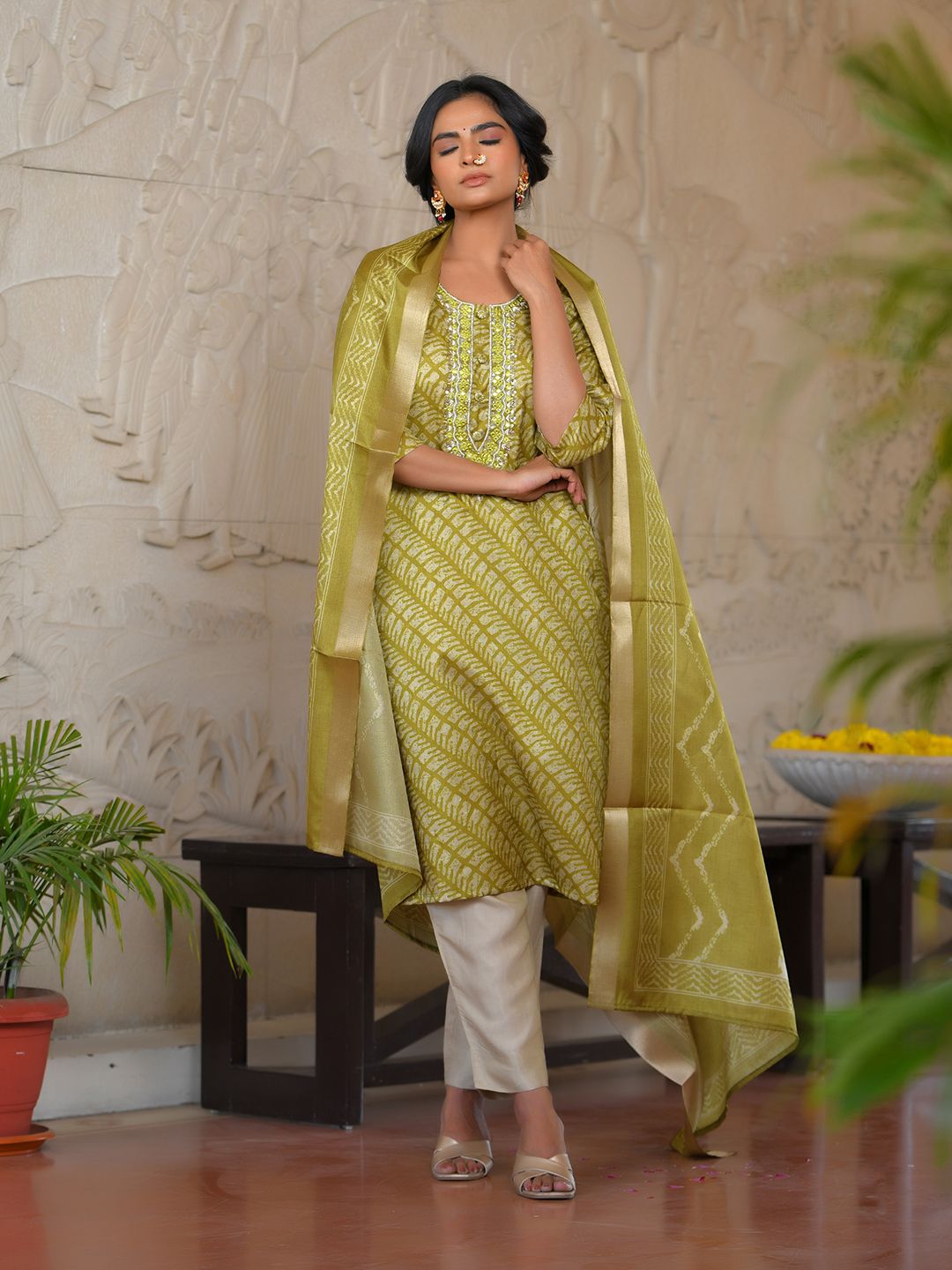 Vaasva Women's Parrot Green Silk Digital Printed Suit Set - Distacart