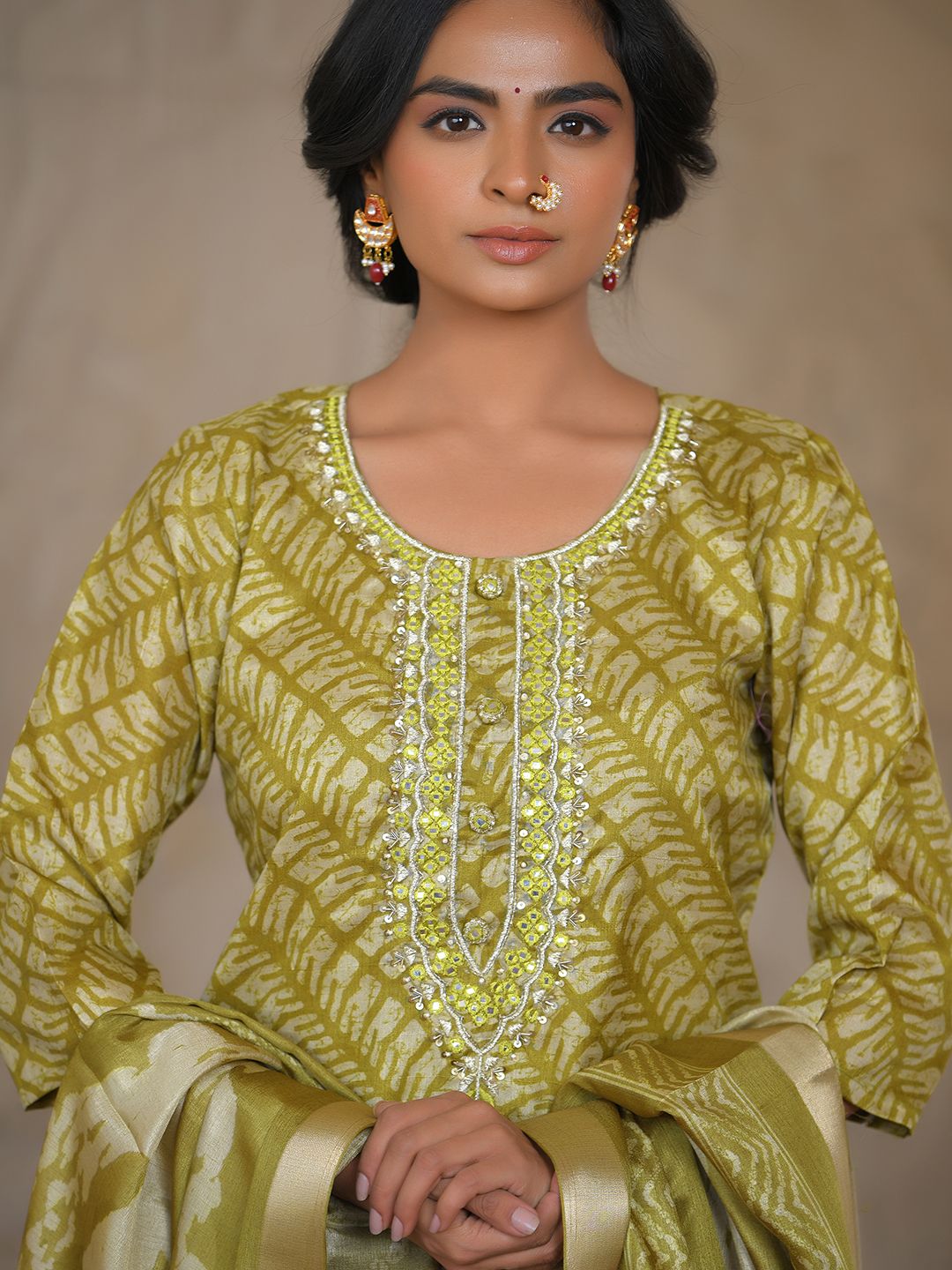 Vaasva Women's Parrot Green Silk Digital Printed Suit Set - Distacart