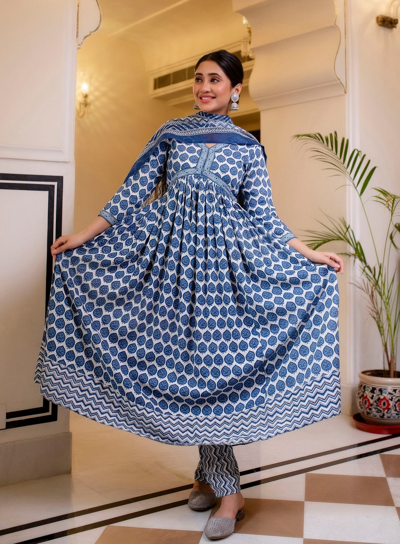 NOZ2TOZ Women Blue Printed Viscose Rayon Kurta, Pant And Dupatta Set