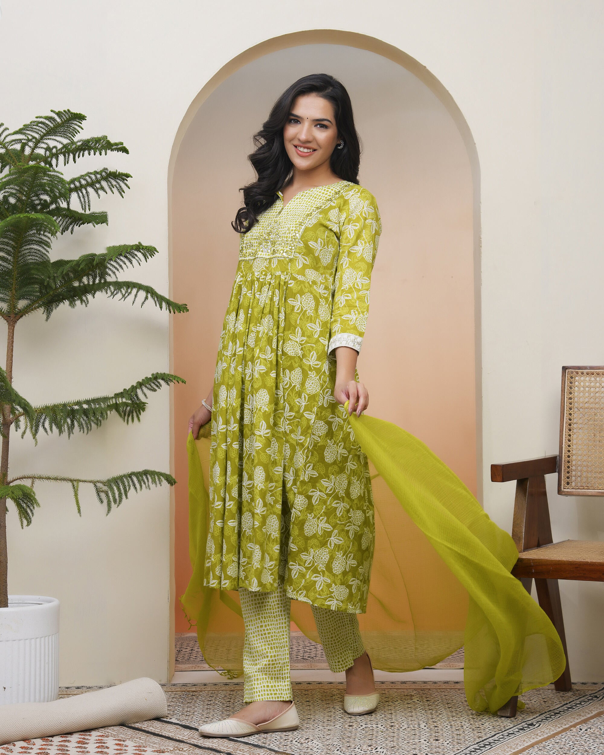 Vaasva Women Green Cotton Kurta With Cotton Pant & Dupatta