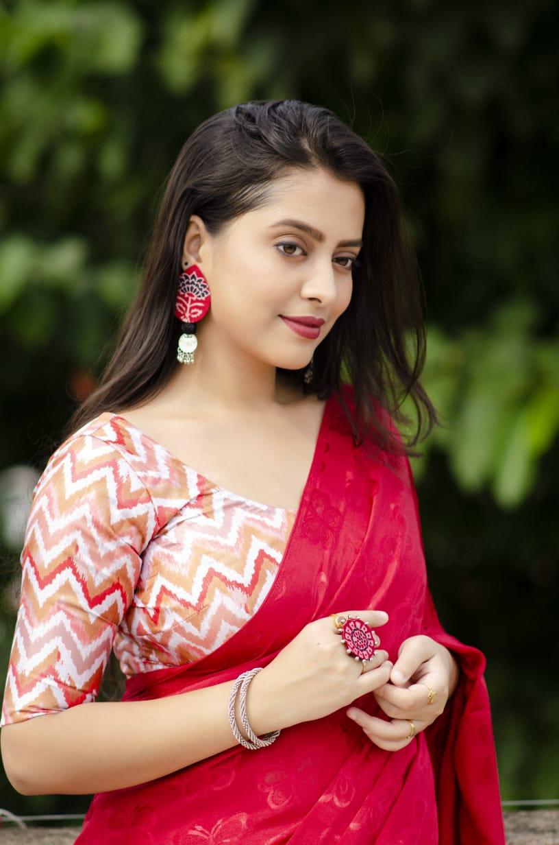Red Silk Blend Ethnic Motifs Saree with Unstitched Blouse - A2M