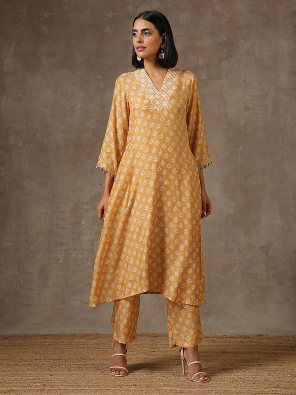 trueBrowns Beige White Flared Printed Silk Kurta Pant Set - Distacart