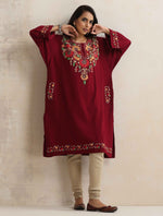 Thumbnail for trueBrowns Maroon Kashmiri Floral Embroidered Woollen Phiran Kurta - Distacart
