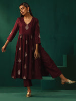 Thumbnail for trueBrowns Wine Geometric Viscose Silk High Slit Kurta Pant Set - Distacart