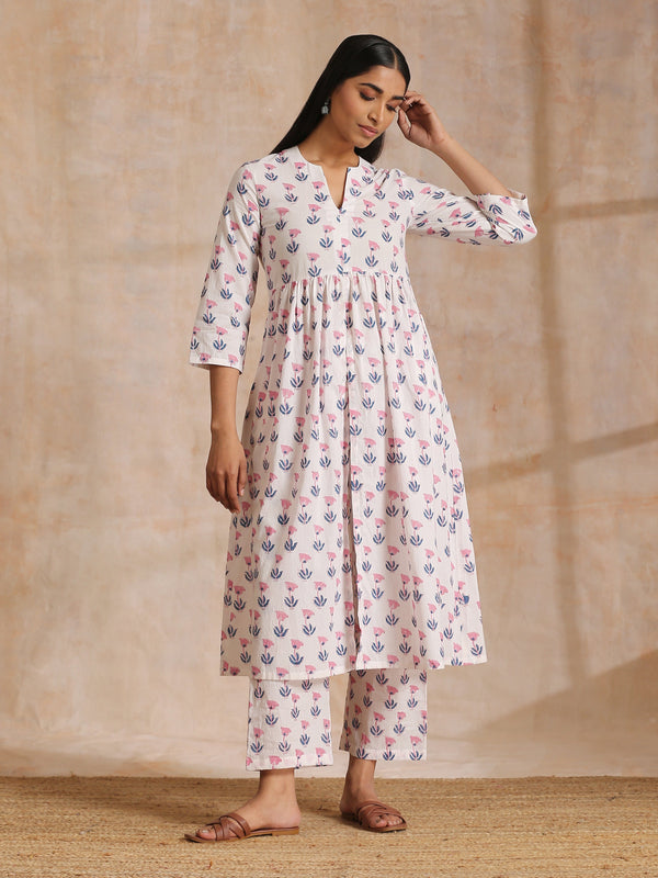 trueBrowns White With Pink Blue Buta Block Print Cotton Kurta Pant Set - Distacart