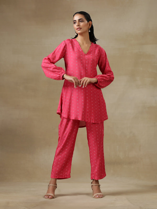 trueBrowns Pink Bandhani Printed Silk Gathered Sleeve Co-Ord Set - Distacart