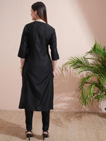 Thumbnail for Vishudh Women Embroidered Kurta - Distacart