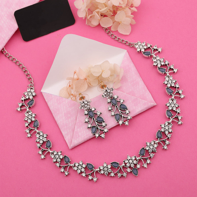 Tehzeeb Creations Silver Pleated White Diamond With Baby Blue Beads Necklace Set