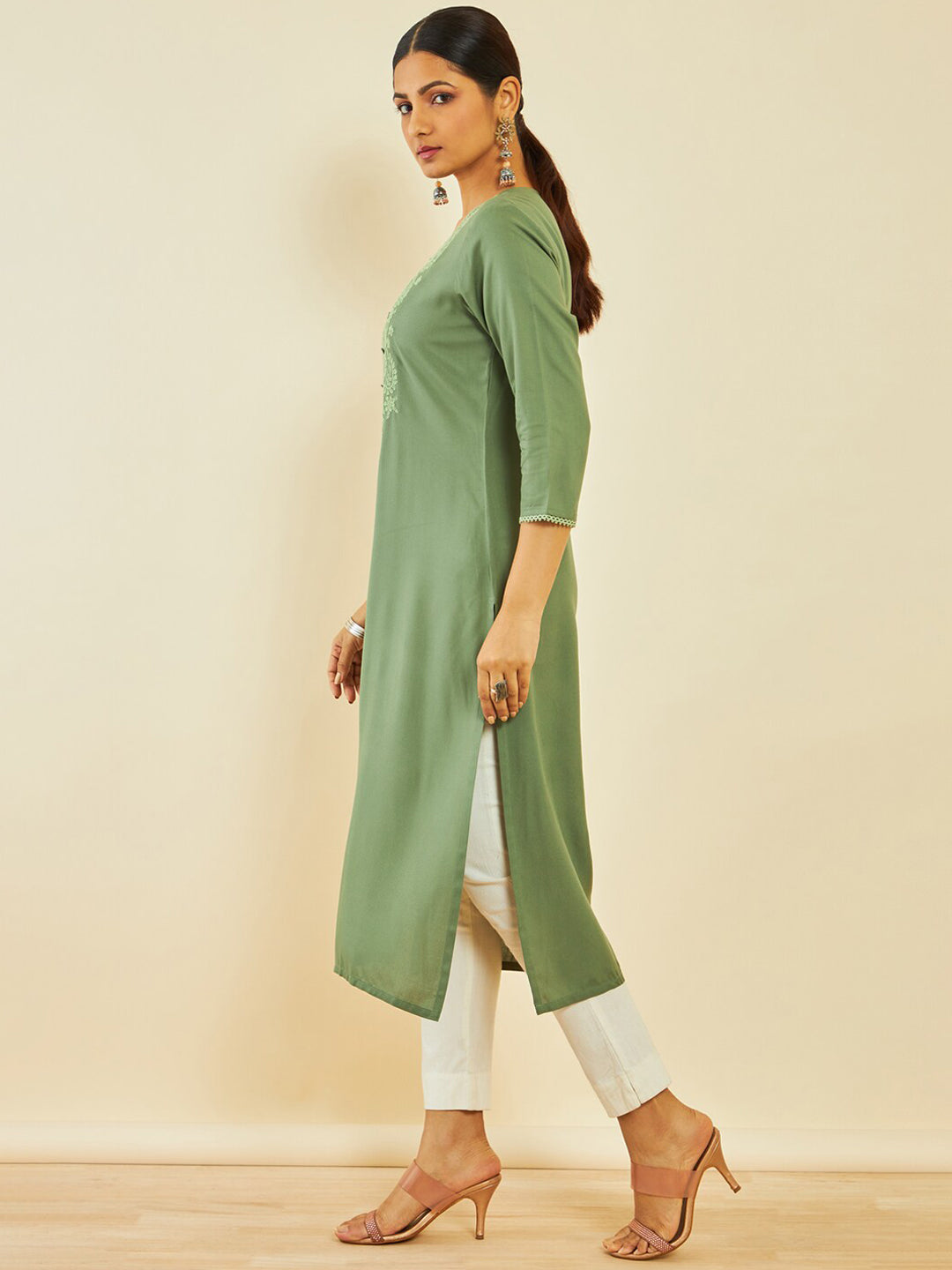 Soch Paisley Yoke Design Thread Work Straight Kurta - Distacart