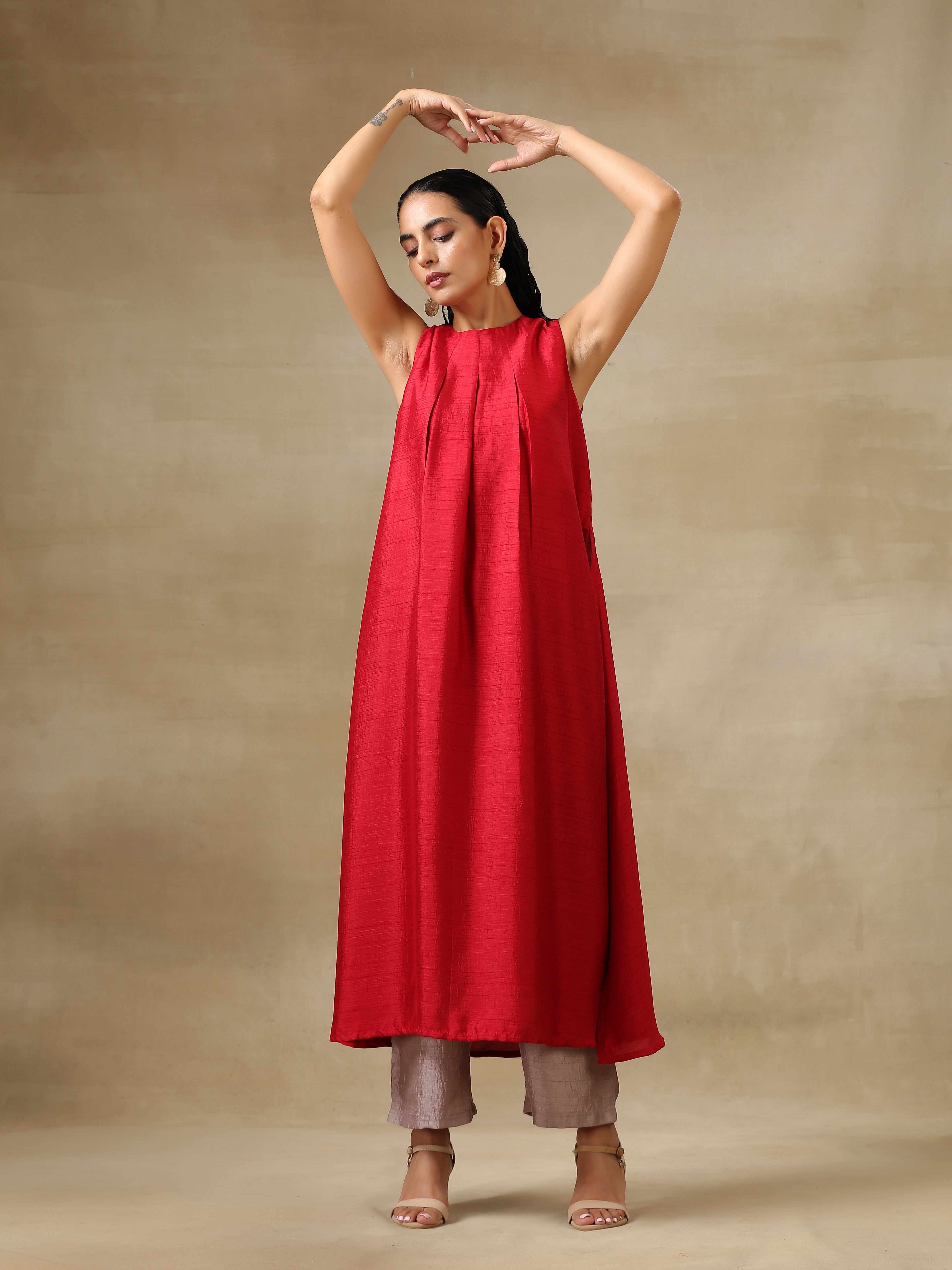 trueBrowns Maroon Textured Silk Sleeveless Kurta Pant Set - Distacart