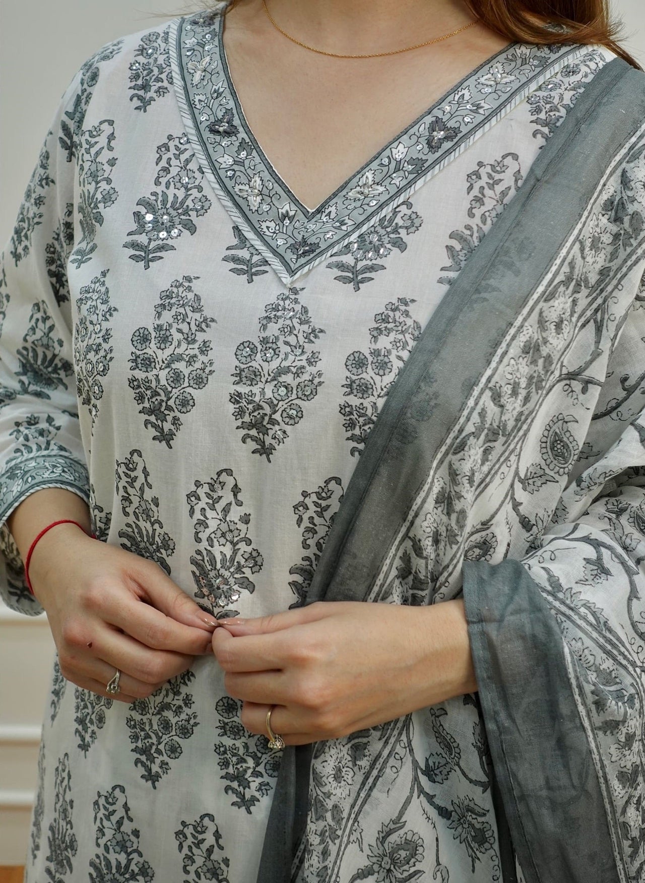 NOZ2TOZ Women White Printed Viscose Rayon Kurta And Pant Set