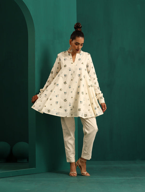 trueBrowns Ivory Blue Floral Cotton Flared Co-ord Set - Distacart