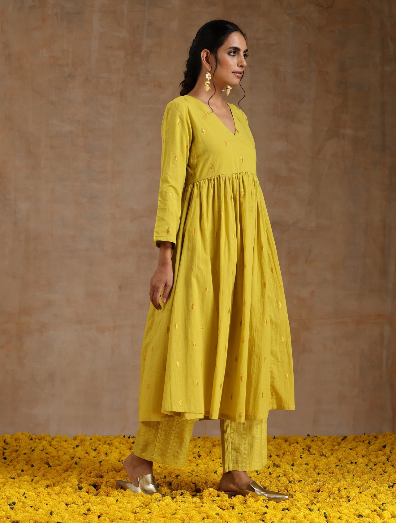 trueBrowns Lime Gold Cotton Kalidar Kurta Set - Distacart