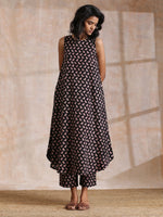 Thumbnail for trueBrowns Black Bird Bagru Print Cotton Sleeveless Kurta Pant Set - Distacart