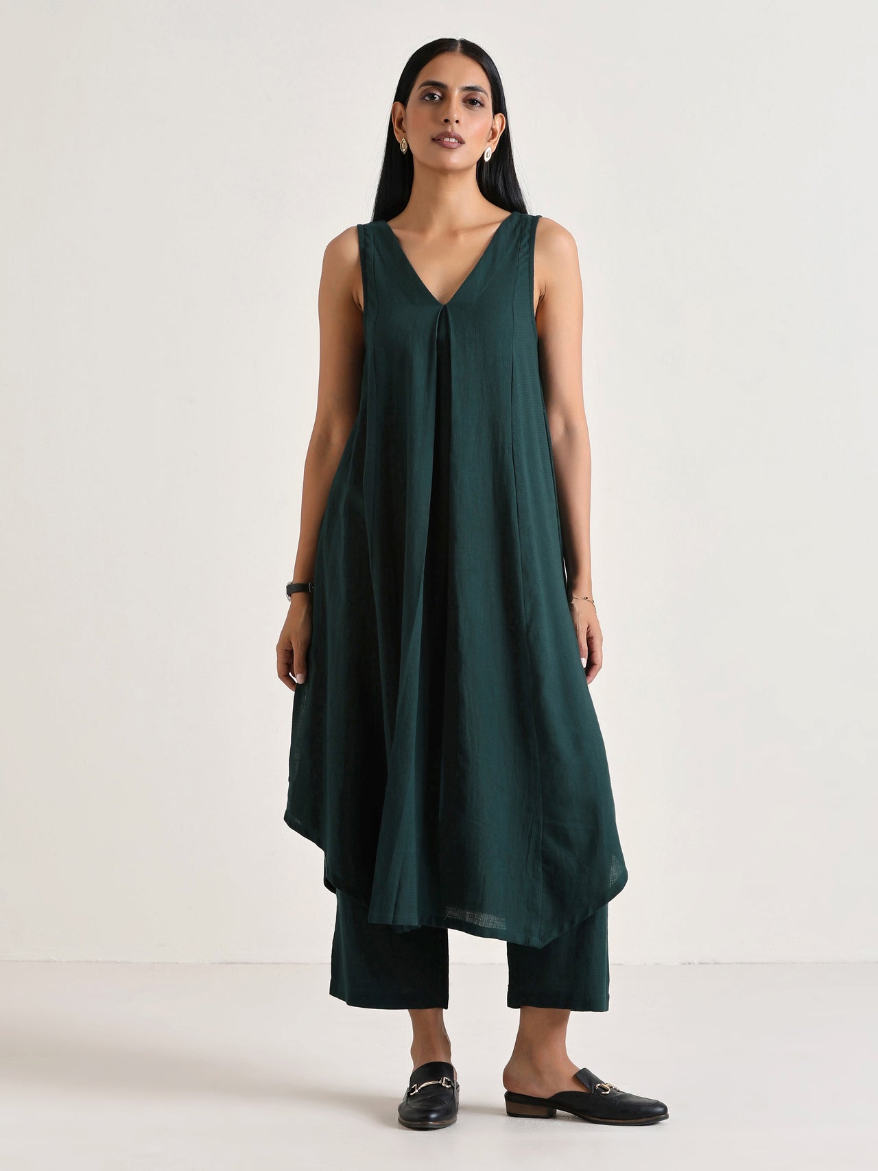 trueBrowns Dark Green Sleeveless Flared Kurta Pant Set - Distacart