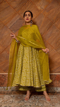 Thumbnail for Pomcha Jaipur Bandhej Mehndhi Green Cotton Anarkali Set - Distacart