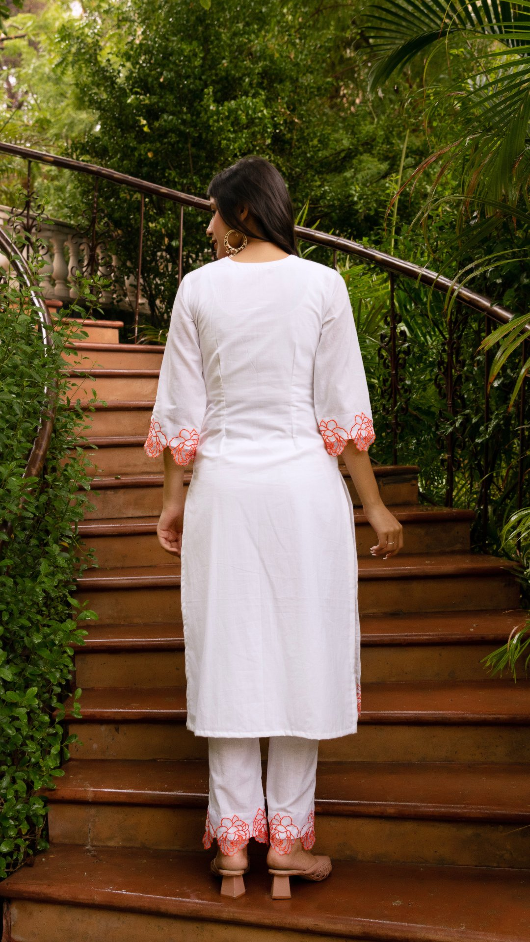 Pomcha Jaipur Gaurangi Ruhani White Embroidery Suit Set - Distacart