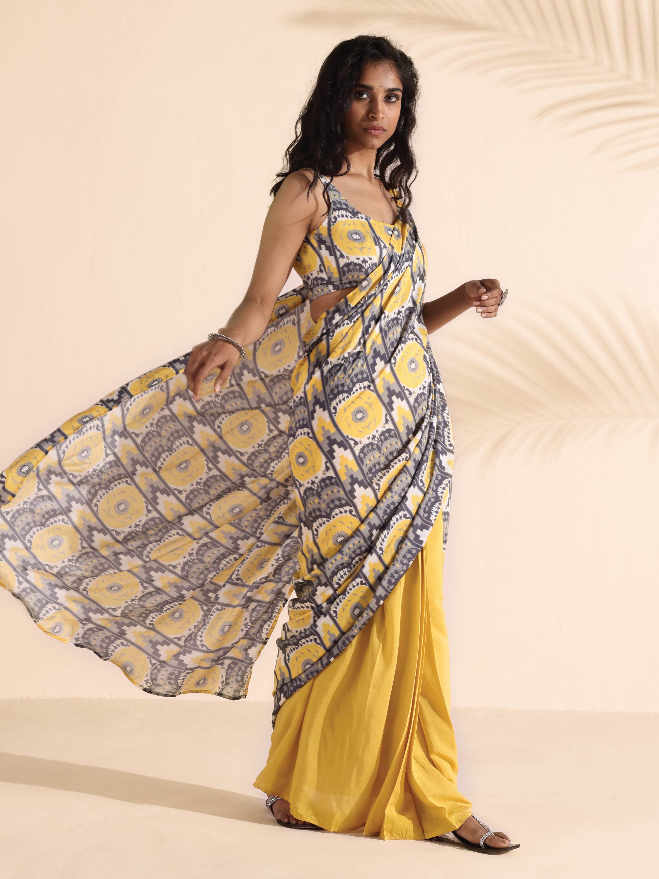 trueBrowns Yellow Muslin Ikat Saree - Distacart