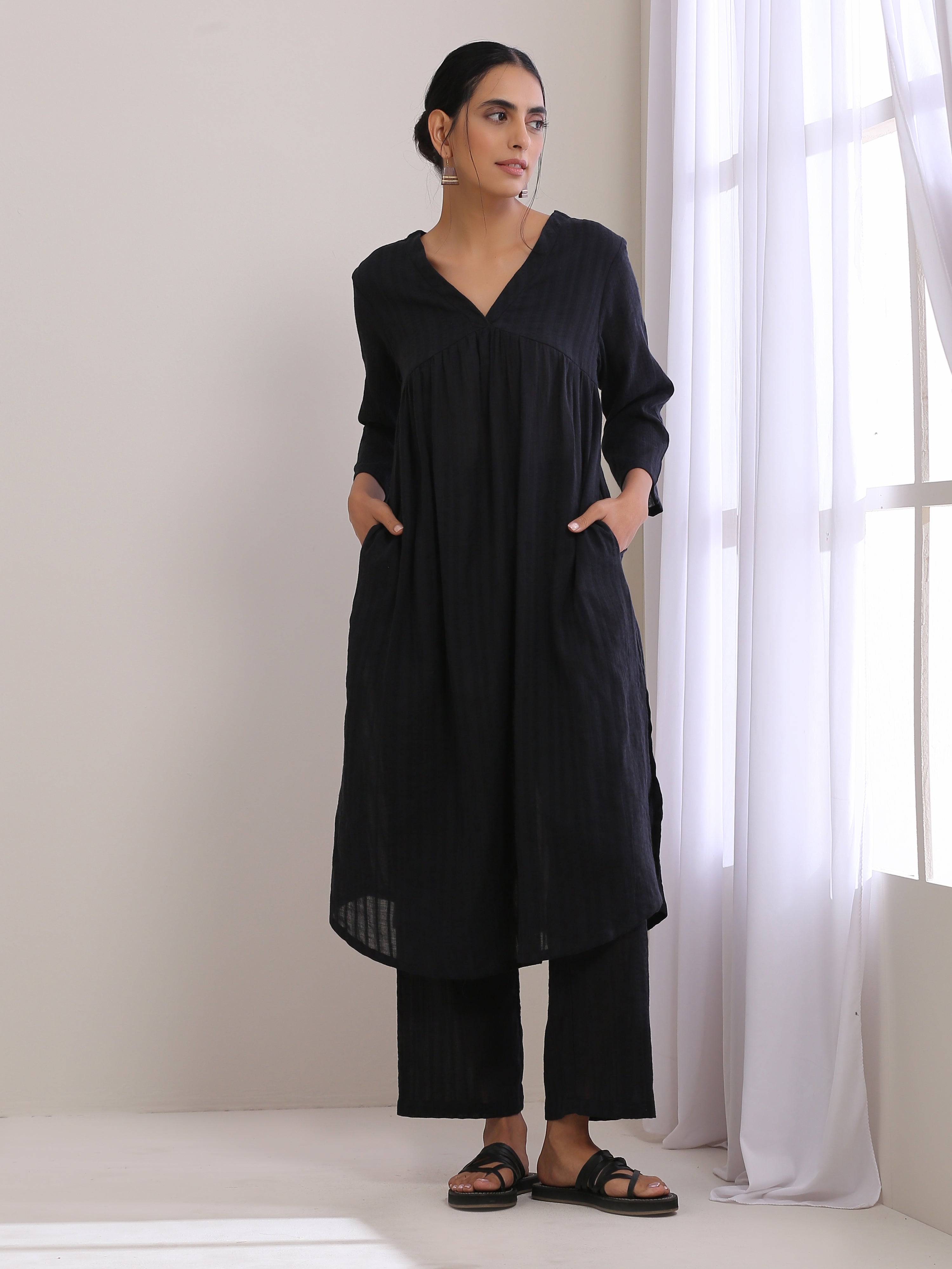 trueBrowns Black Dobby Flared Slit Kurta Pant Set - Distacart