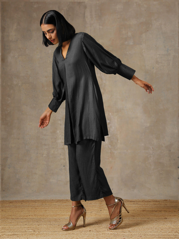 trueBrowns Black Solid Textured Co-Ord Set - Distacart