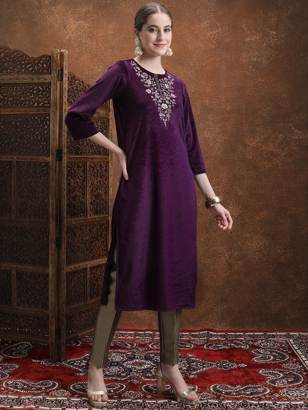 Vishudh Magenta Floral Yoke Design Embroidered Straight Kurta - Distacart