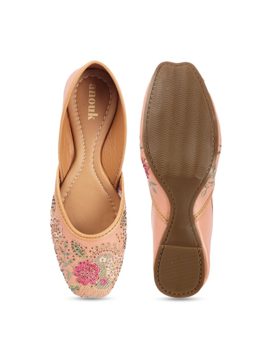 Anouk Embroidered Mojaris