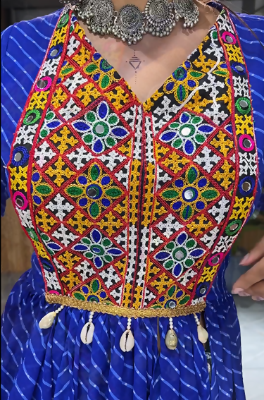 VN-GRTN-Navratri-8026-Blue-2