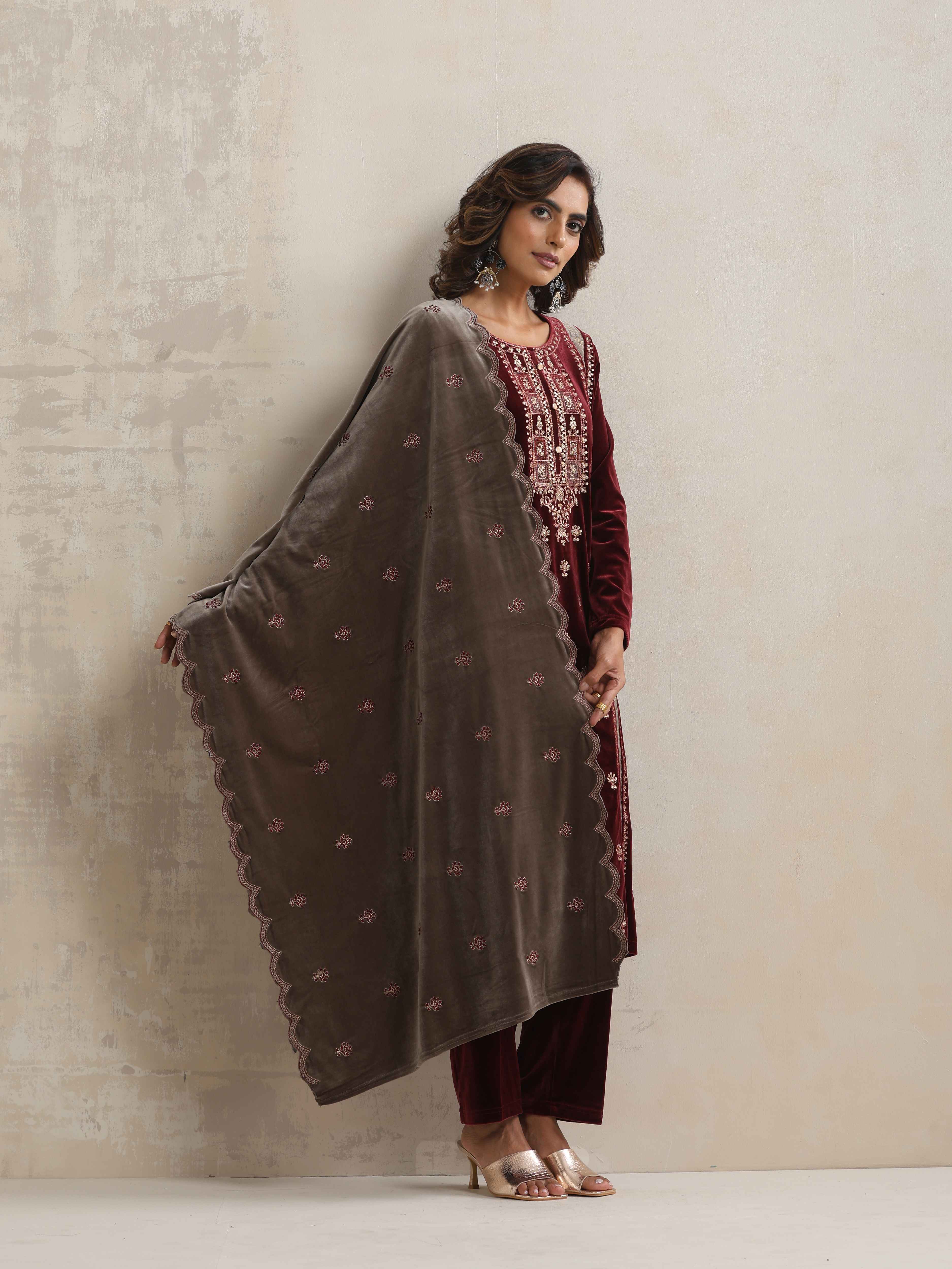 trueBrowns Maroon Velvet Embroidered Kurta Pant Dupatta Set - Distacart