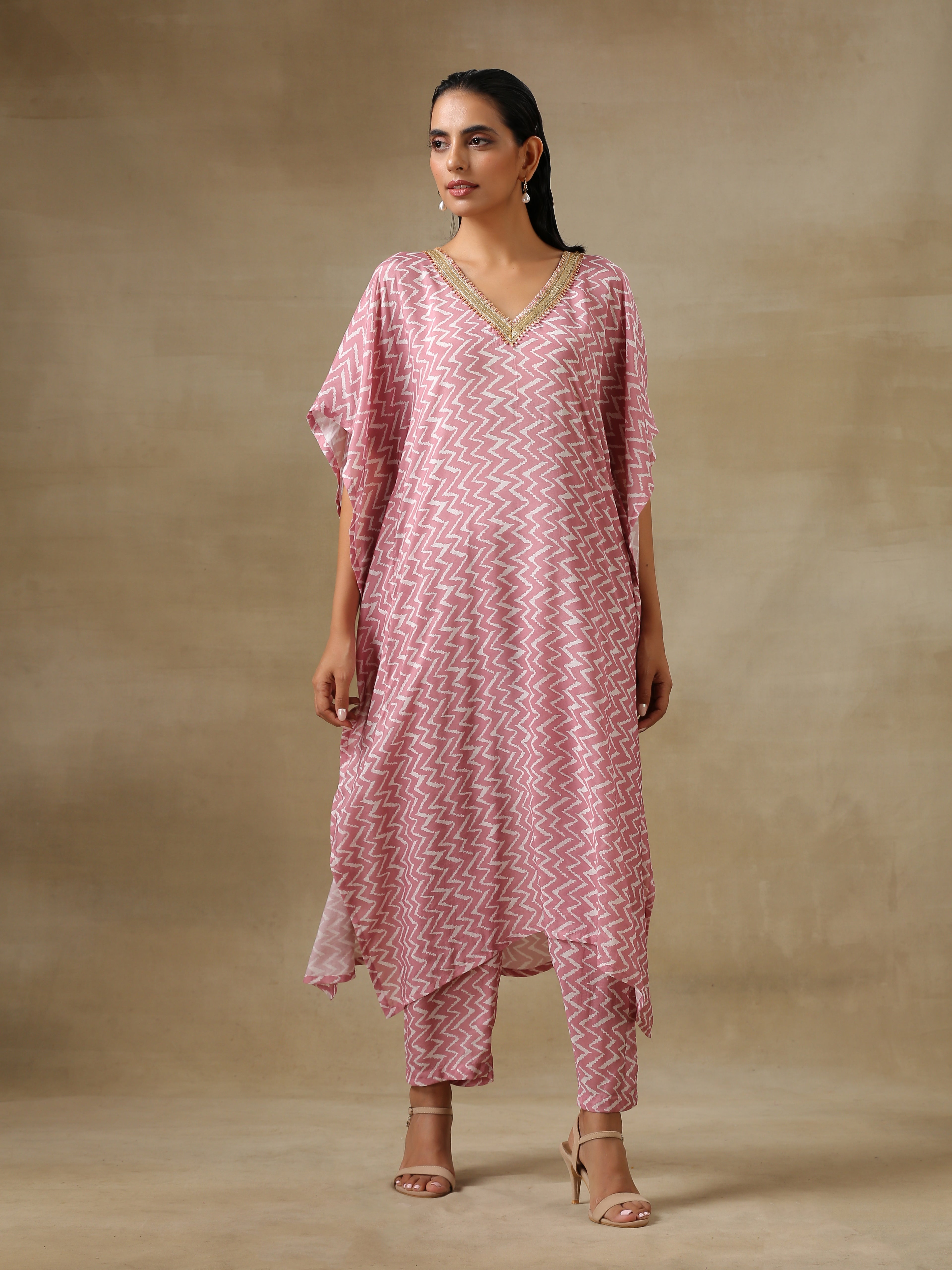 trueBrowns Light Mauve Bandhani Printed Silk Kaftan Kurta Pant Set - Distacart