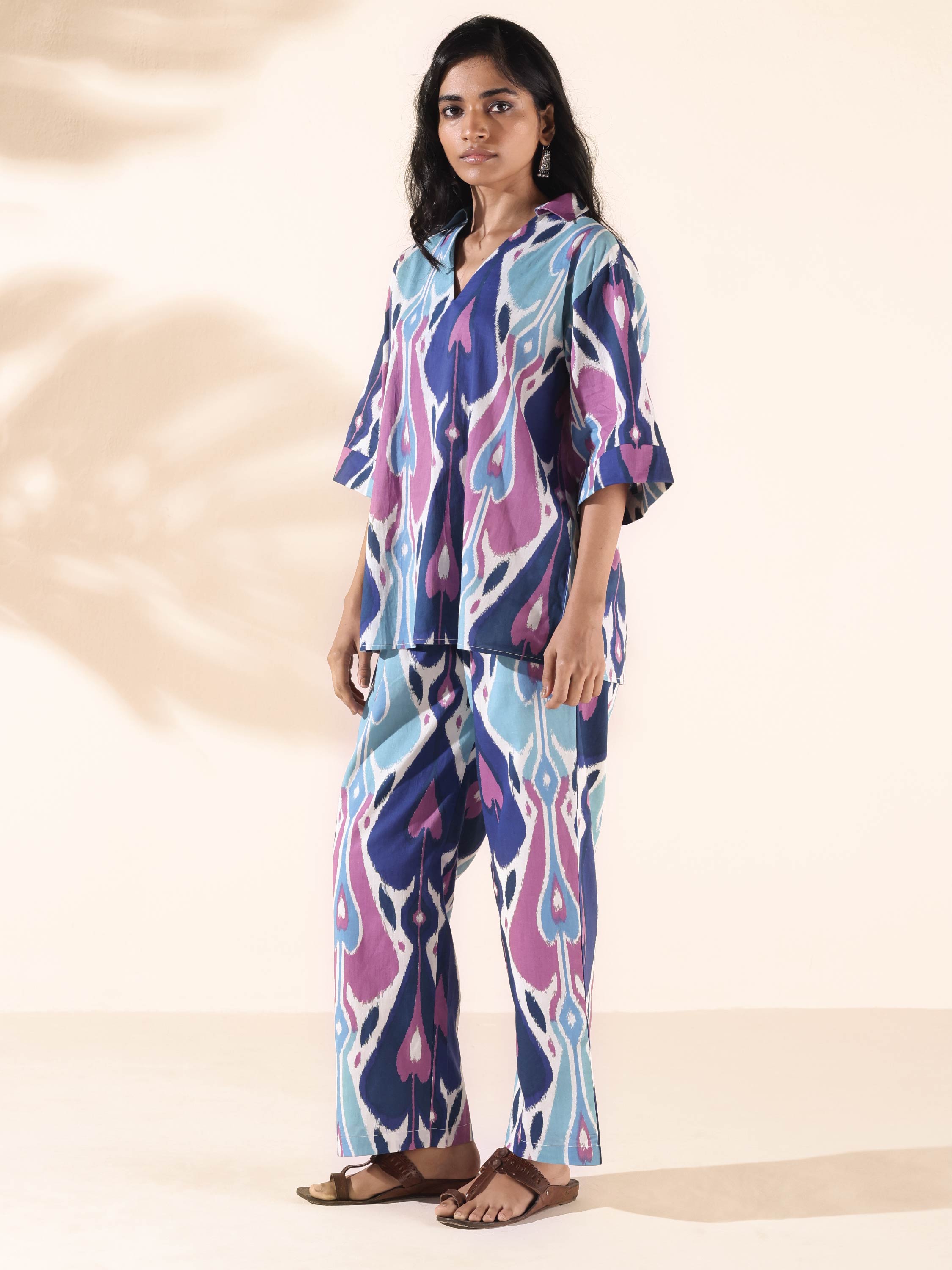 trueBrowns Blue Cotton Ikat V-neck Co-ord Set - Distacart