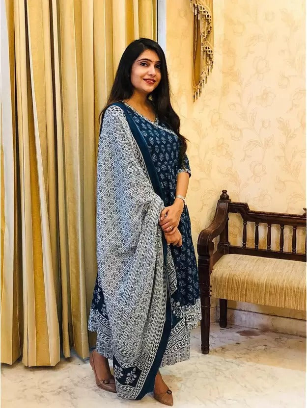 NOZ2TOZ Women Blue Printed Viscose Rayon Kurta And Palazzo Set