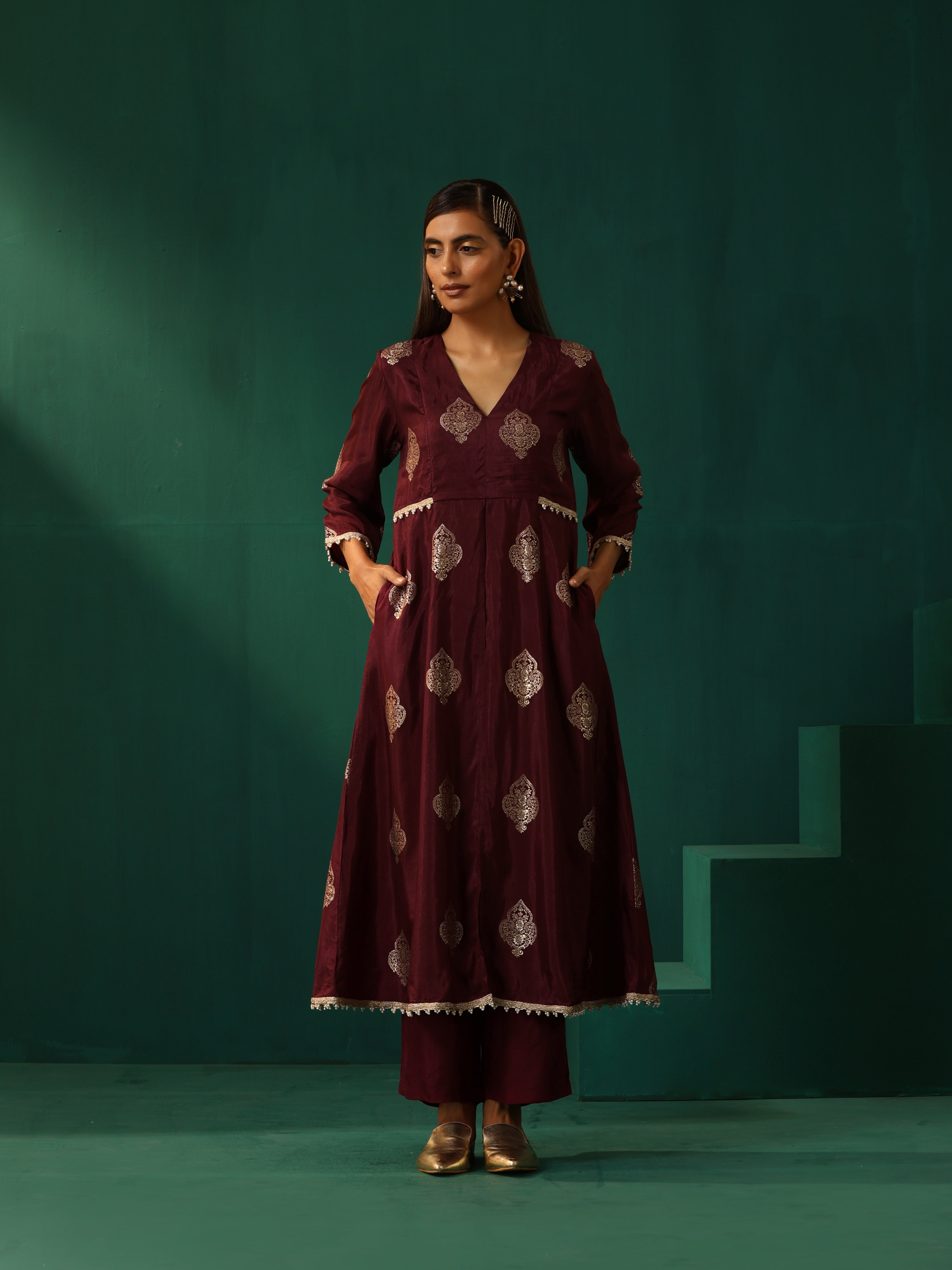 trueBrowns Wine Geometric Viscose Silk V-Neck Front Slit Kurta Pant Set - Distacart