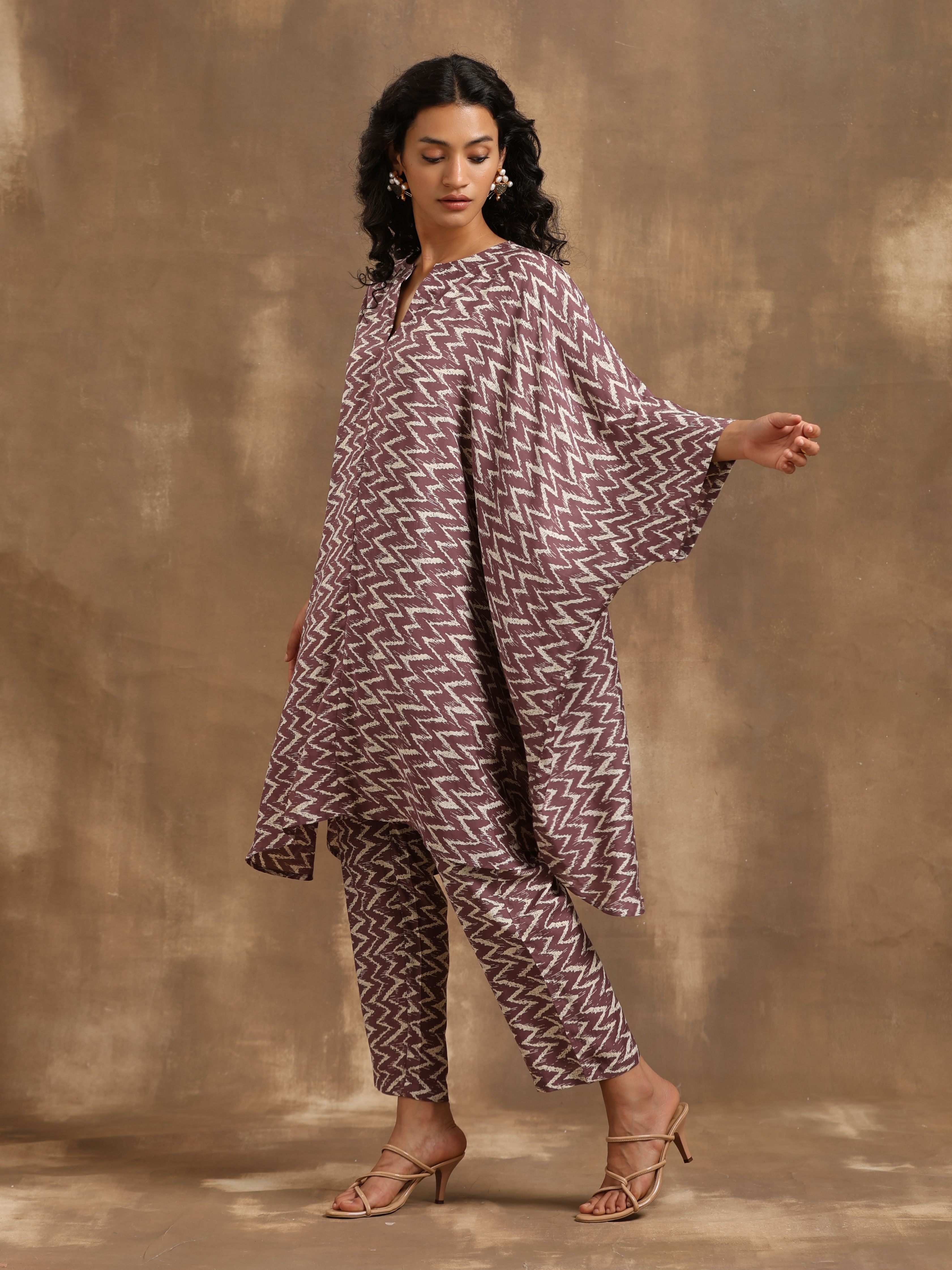 trueBrowns Dark Mauve Zig Zag Printed Silk Kaftan Co-Ord Set - Distacart