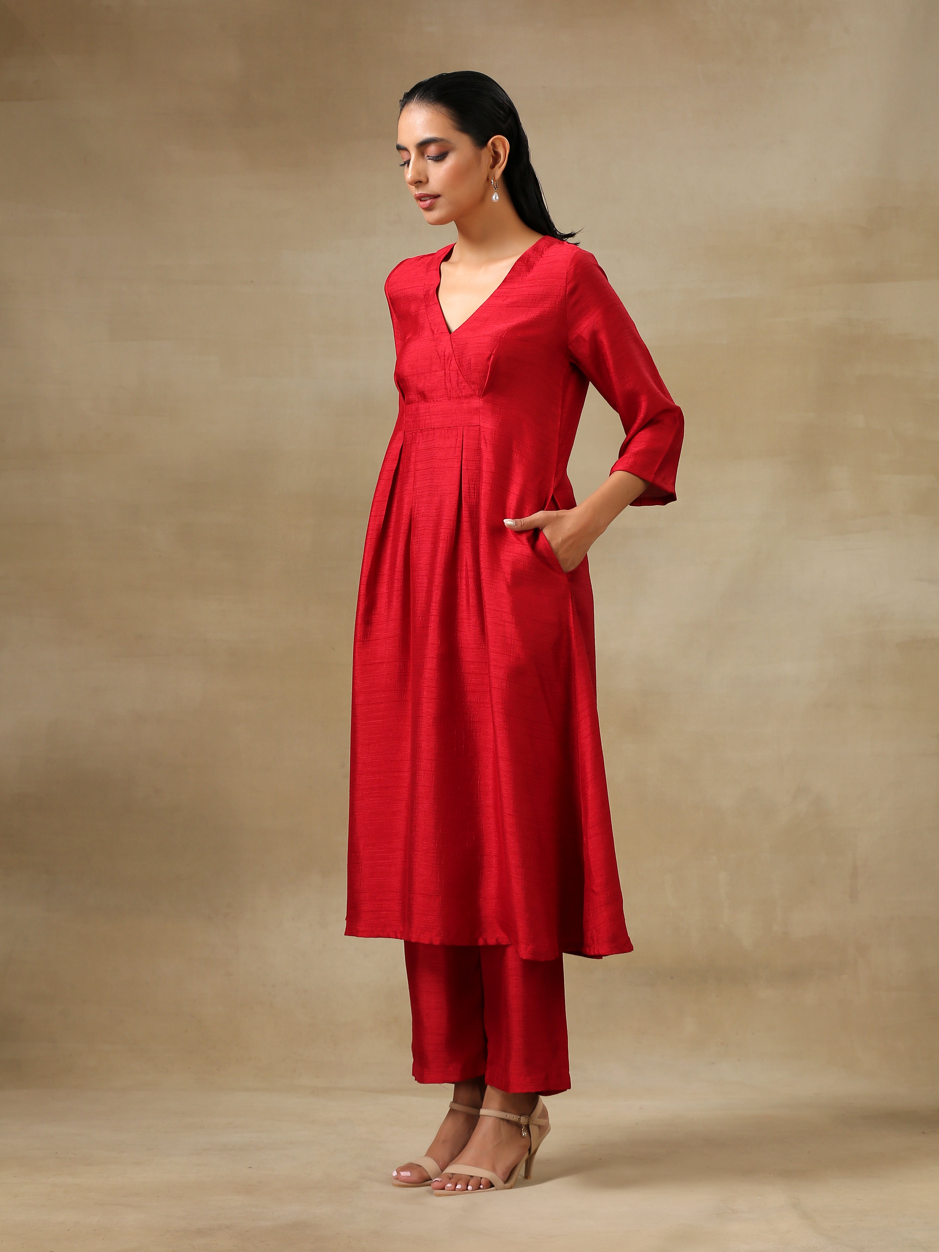 trueBrowns Maroon Textured Silk Overlap Pleat Kurta Pant Set - Distacart