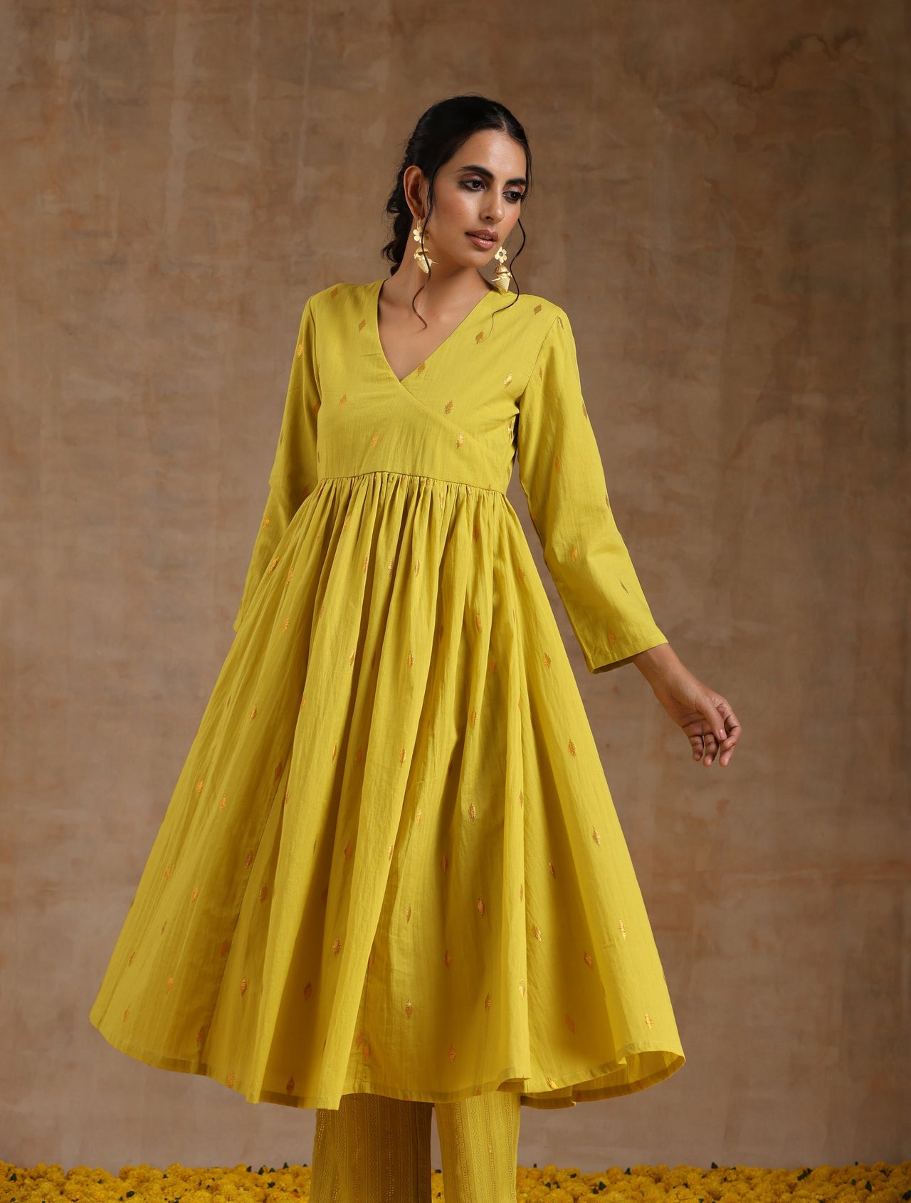 trueBrowns Lime Gold Cotton Kalidar Kurta Set - Distacart